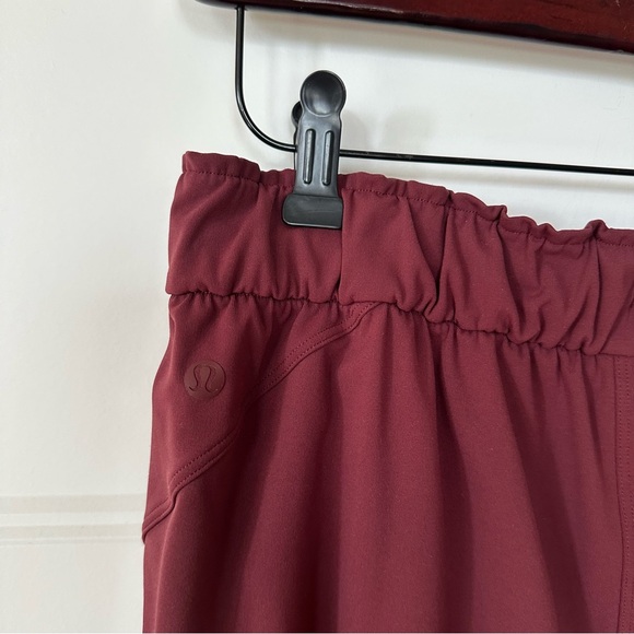 Lululemon Stretch High Rise Crop 23" in Red Merlot Size 8 - Picture 7 of 10